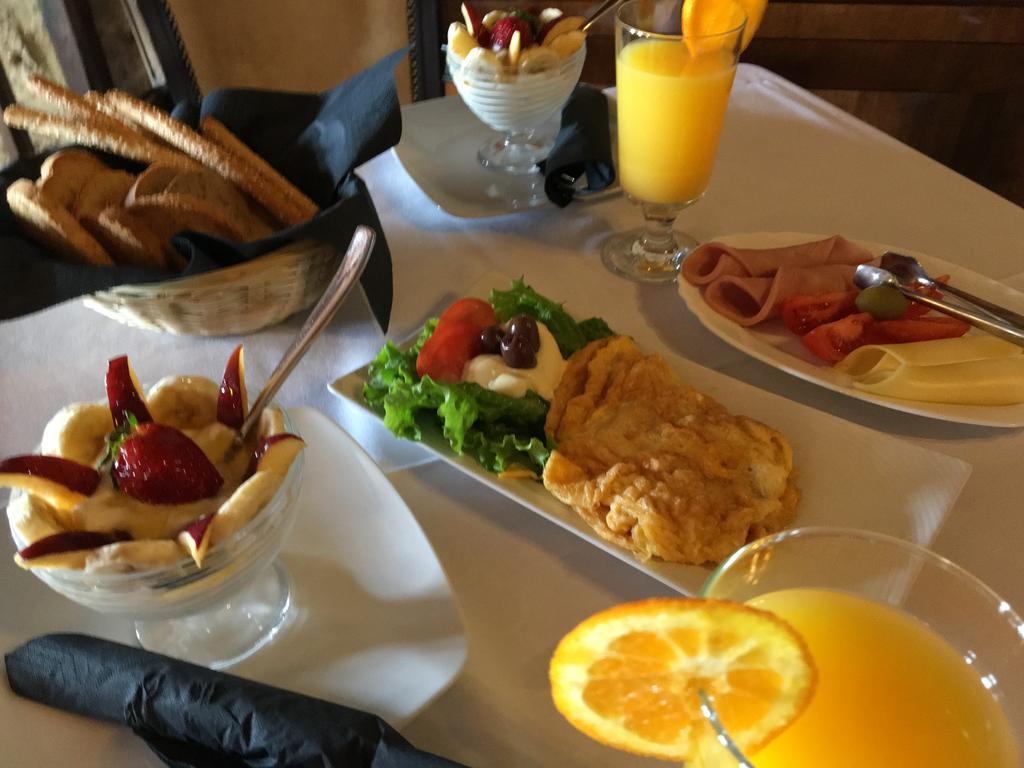 Varosi Guesthouse إذيسا المظهر الخارجي الصورة