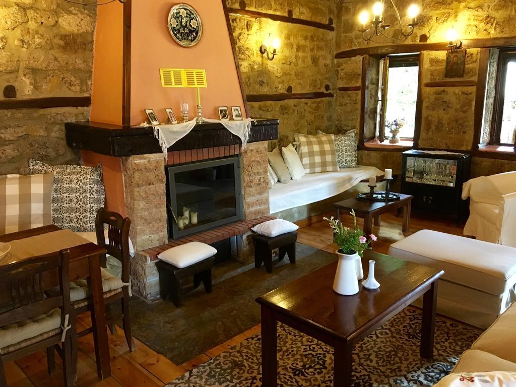 Varosi Guesthouse إذيسا المظهر الخارجي الصورة