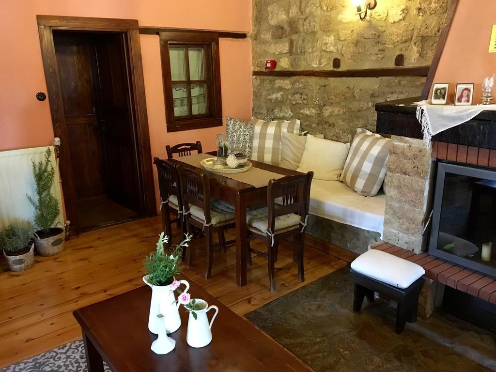 Varosi Guesthouse إذيسا المظهر الخارجي الصورة