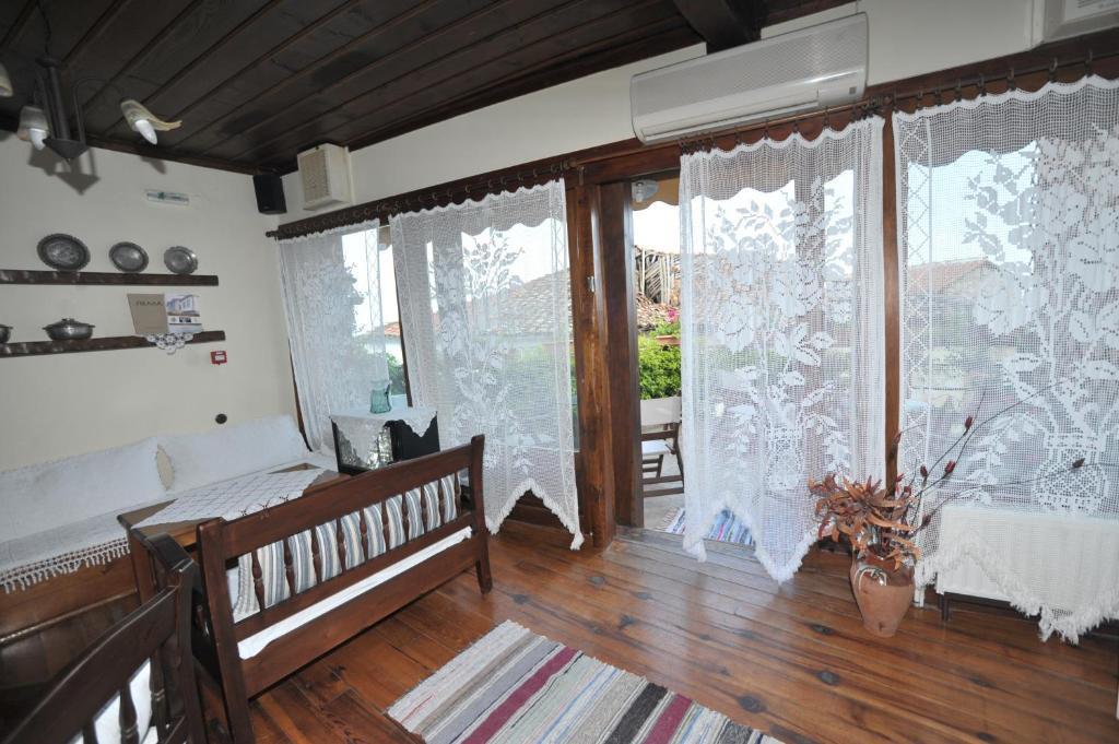 Varosi Guesthouse إذيسا المظهر الخارجي الصورة
