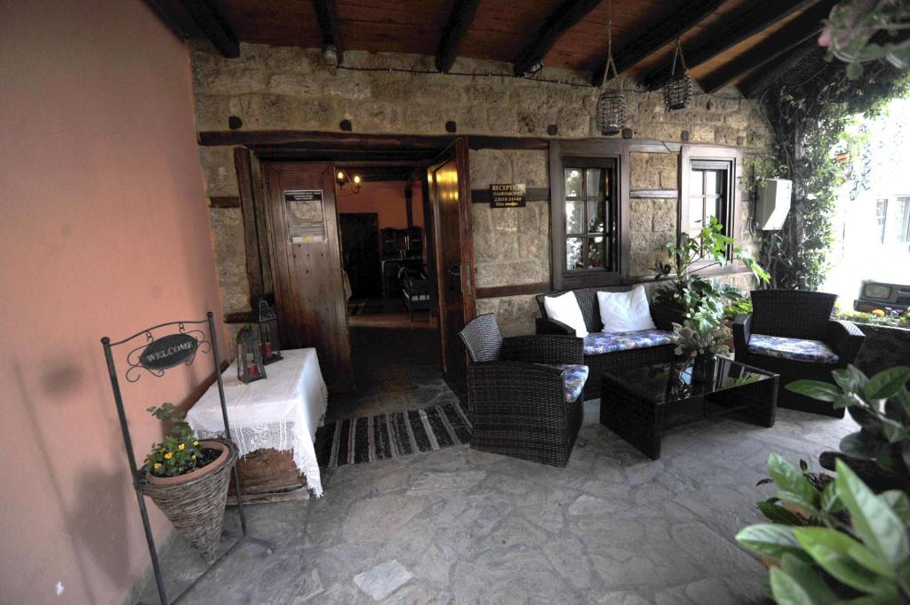 Varosi Guesthouse إذيسا المظهر الخارجي الصورة